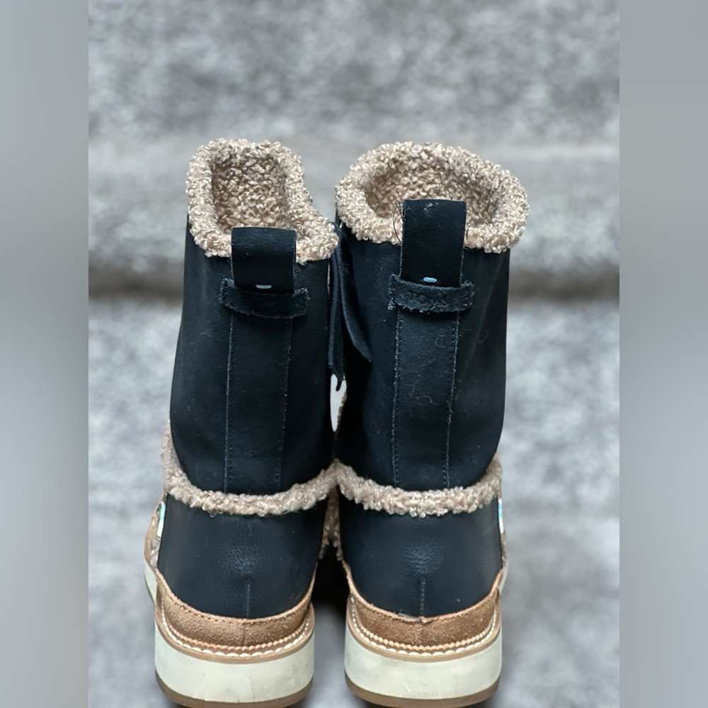 TOMS Makenna Black Leather Mid-Cath Shearling Boots Women’s 6 Style #10014172 - Picture 7 of 16